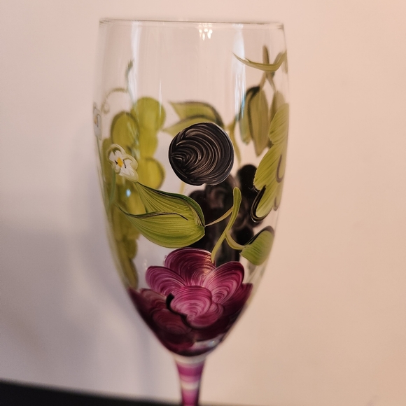 Vintage Grape Decorated Wine Glass - Picture 8 of 11